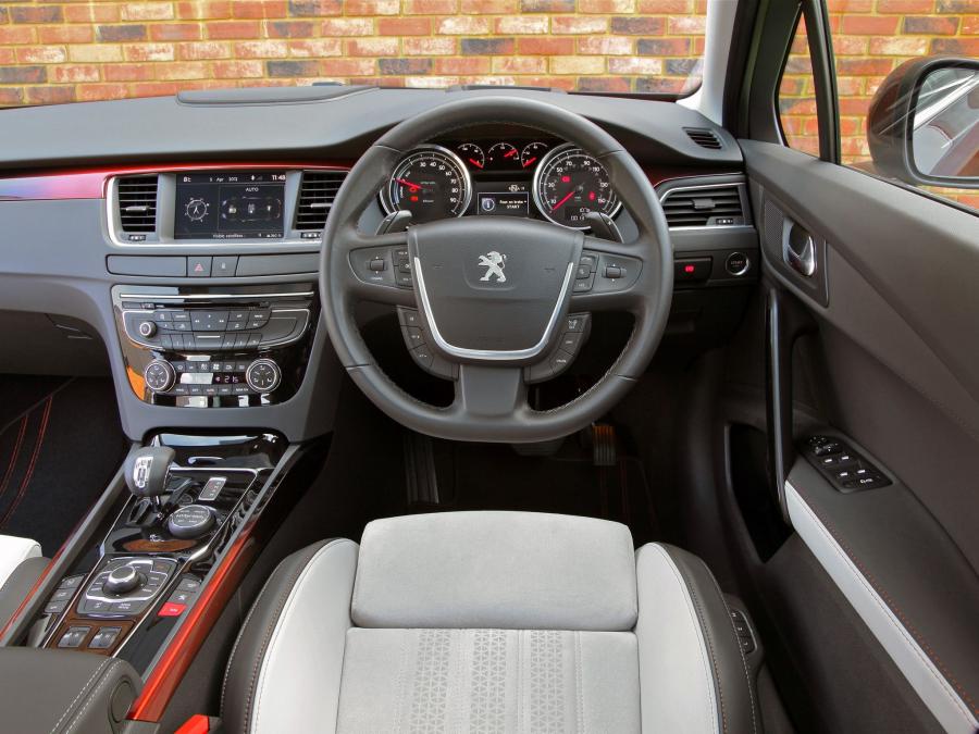  Peugeot 508 RXH 2012 года  (UK) (фото 13 из 16)